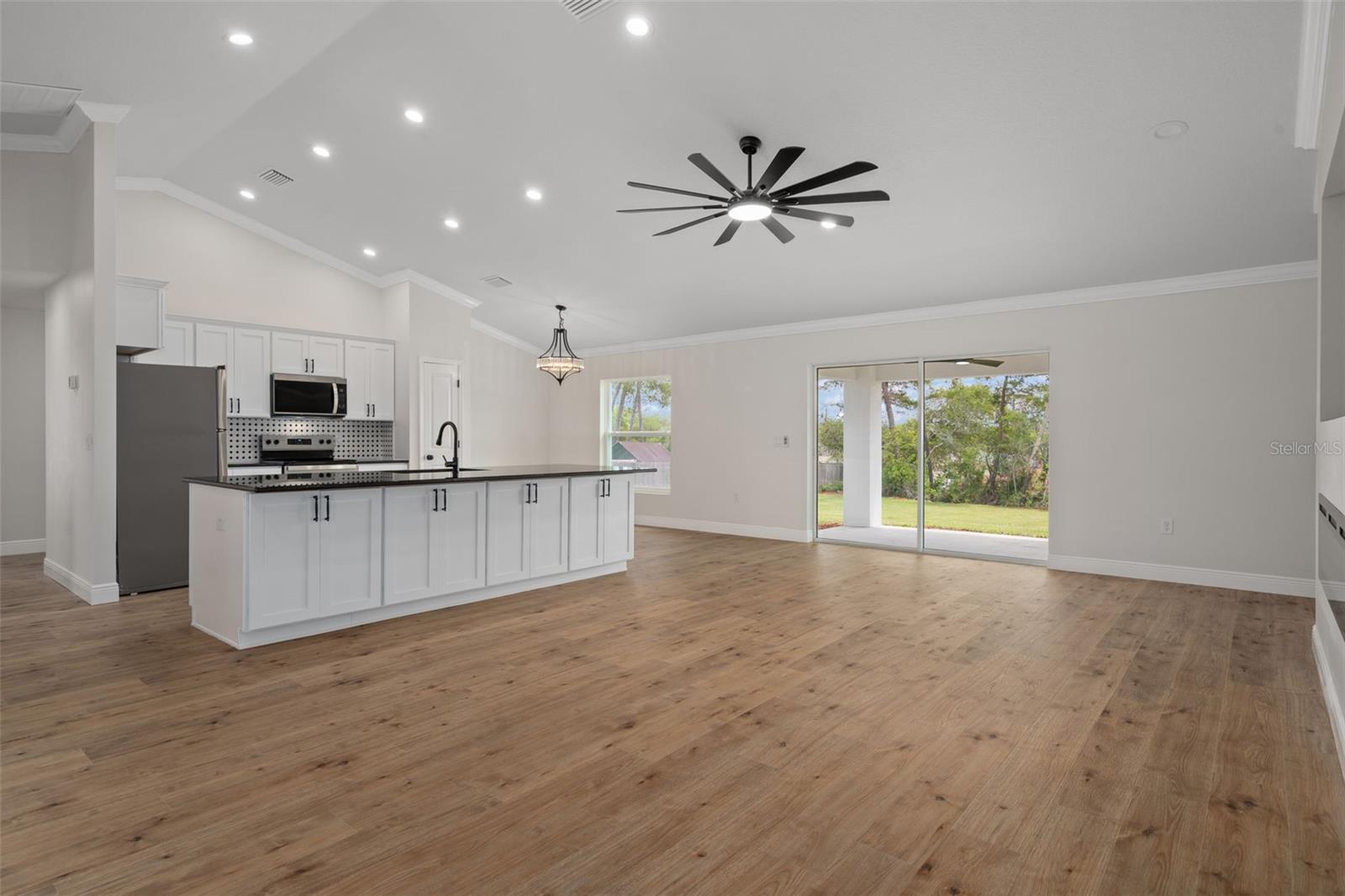 ROYAL HIGHLANDS - Residential