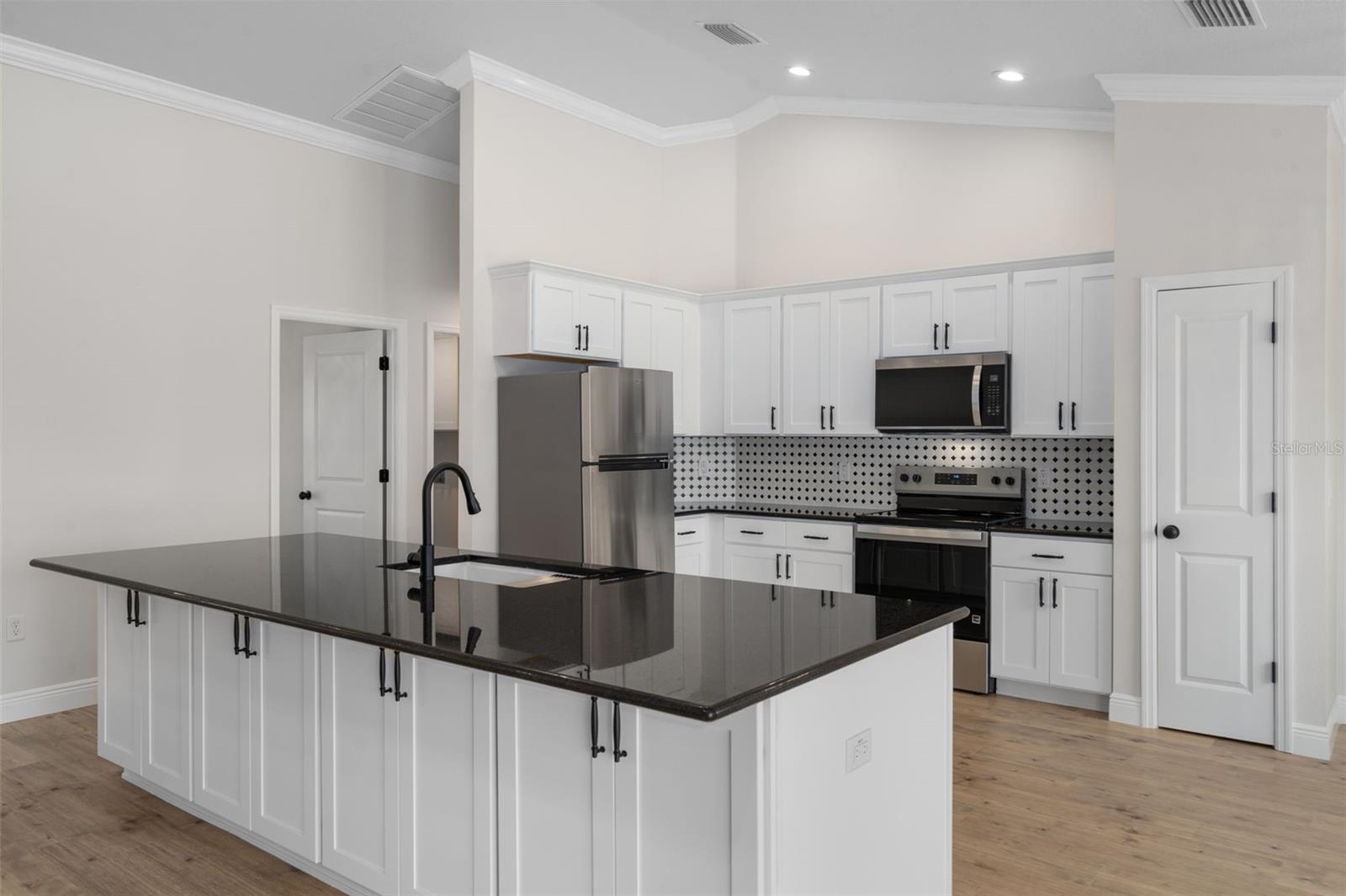 ROYAL HIGHLANDS - Residential