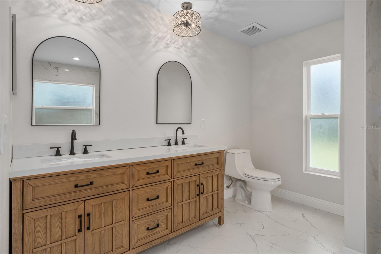 ROYAL HIGHLANDS - Residential