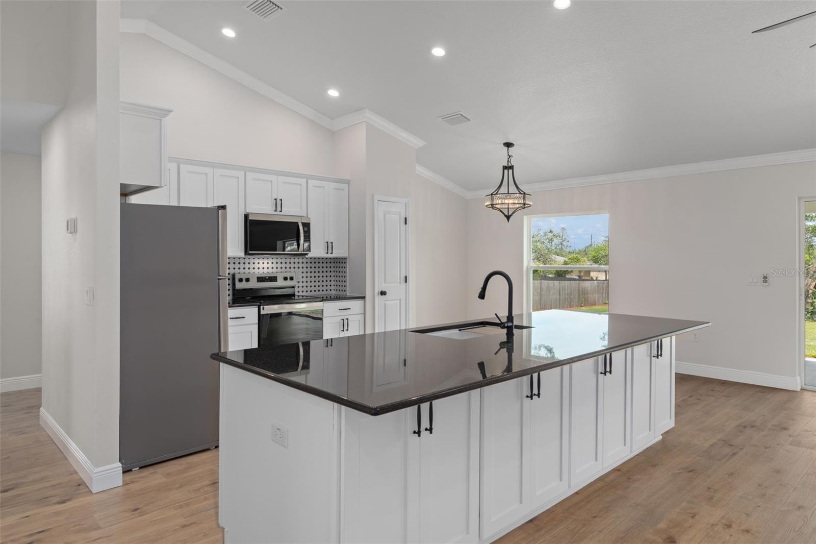 ROYAL HIGHLANDS - Residential