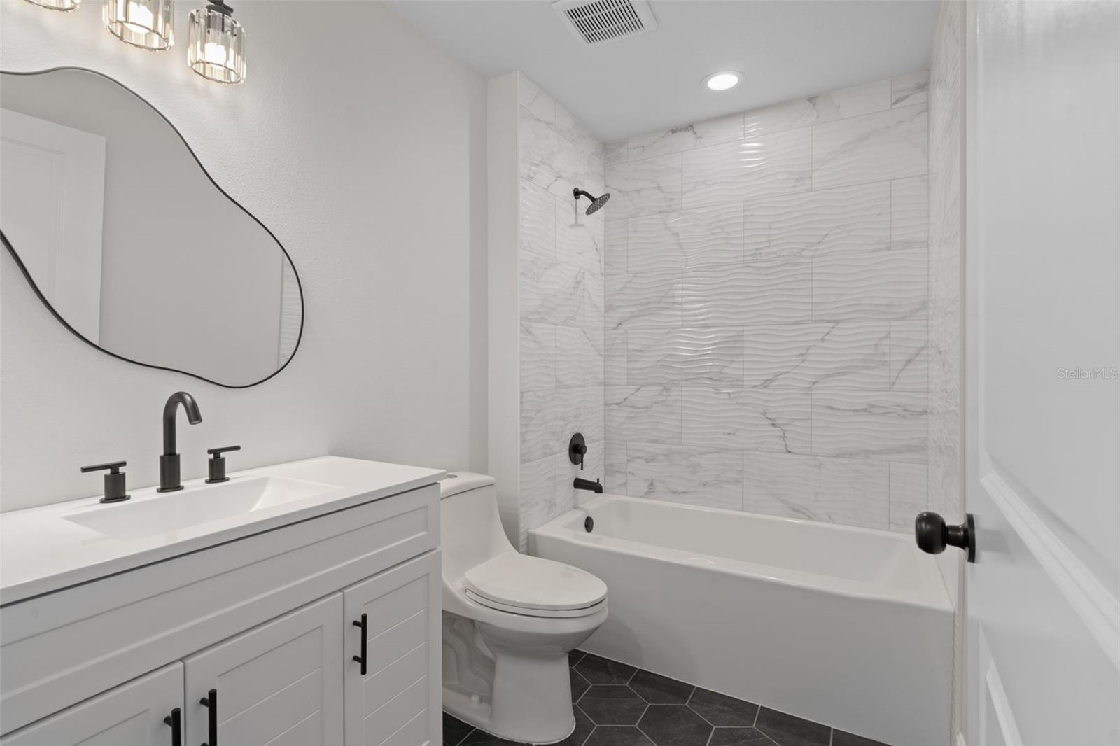 ROYAL HIGHLANDS - Residential