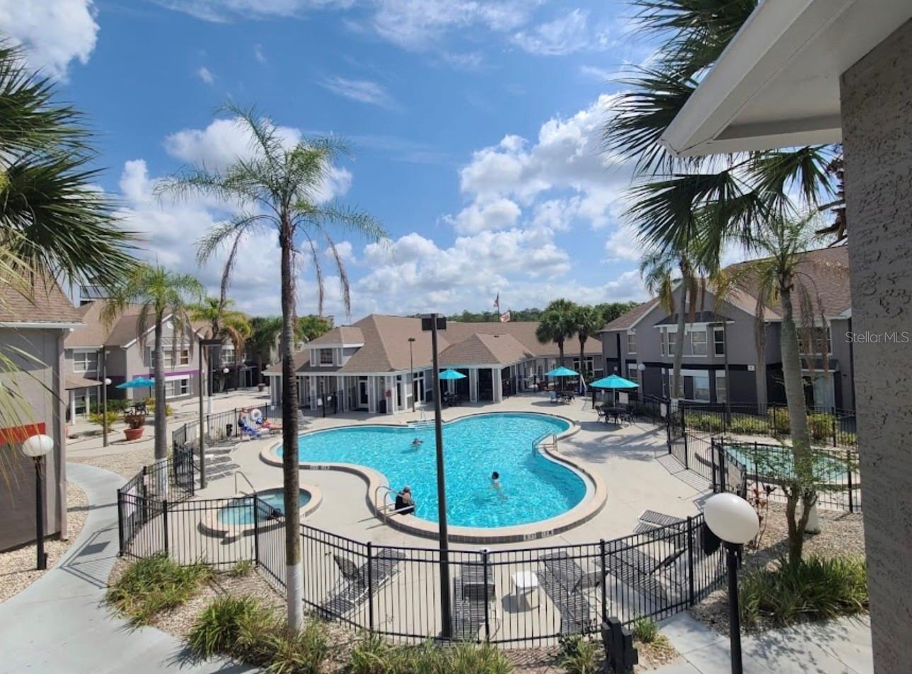 PARKWAY PALMS RSRT MAINGATE - Residential