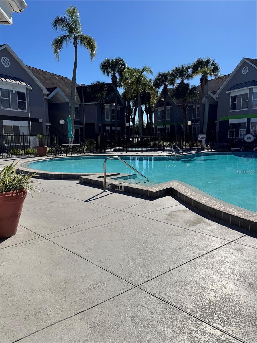 PARKWAY PALMS RSRT MAINGATE - Residential