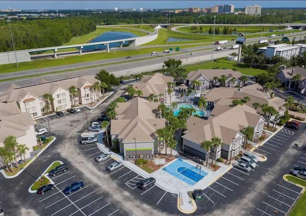 PARKWAY PALMS RSRT MAINGATE - Residential