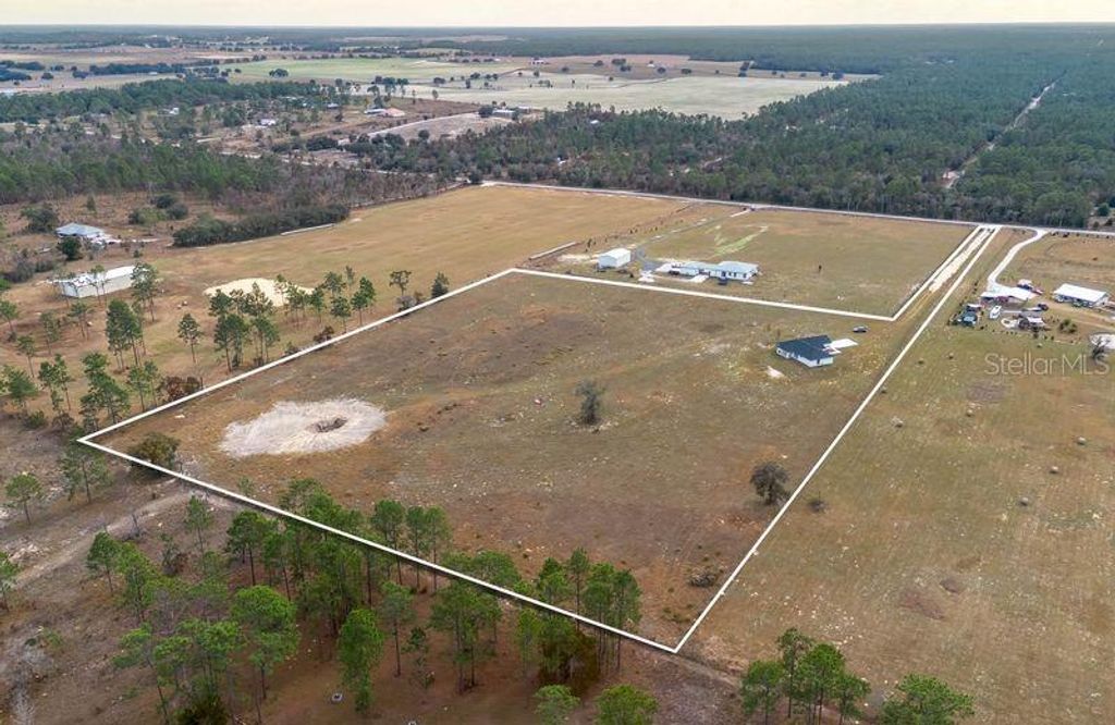 Photo of 14461 SE 80th Street, Morriston, FL 32668 (MLS # O6385500)