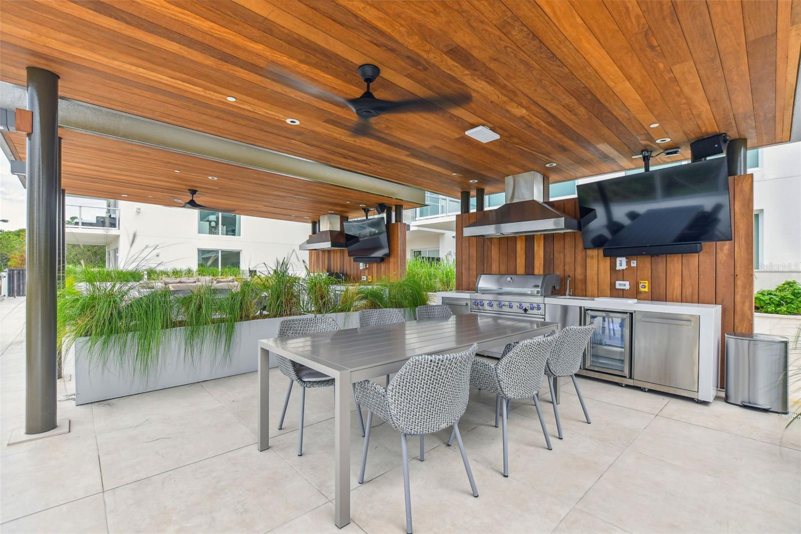 SERENA BY THE SEA - Residential