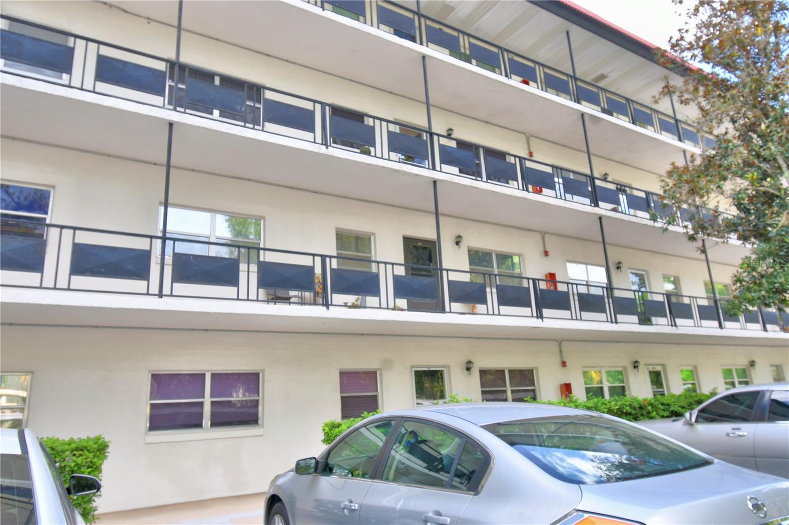 200 EL CAMINO DRIVE 203