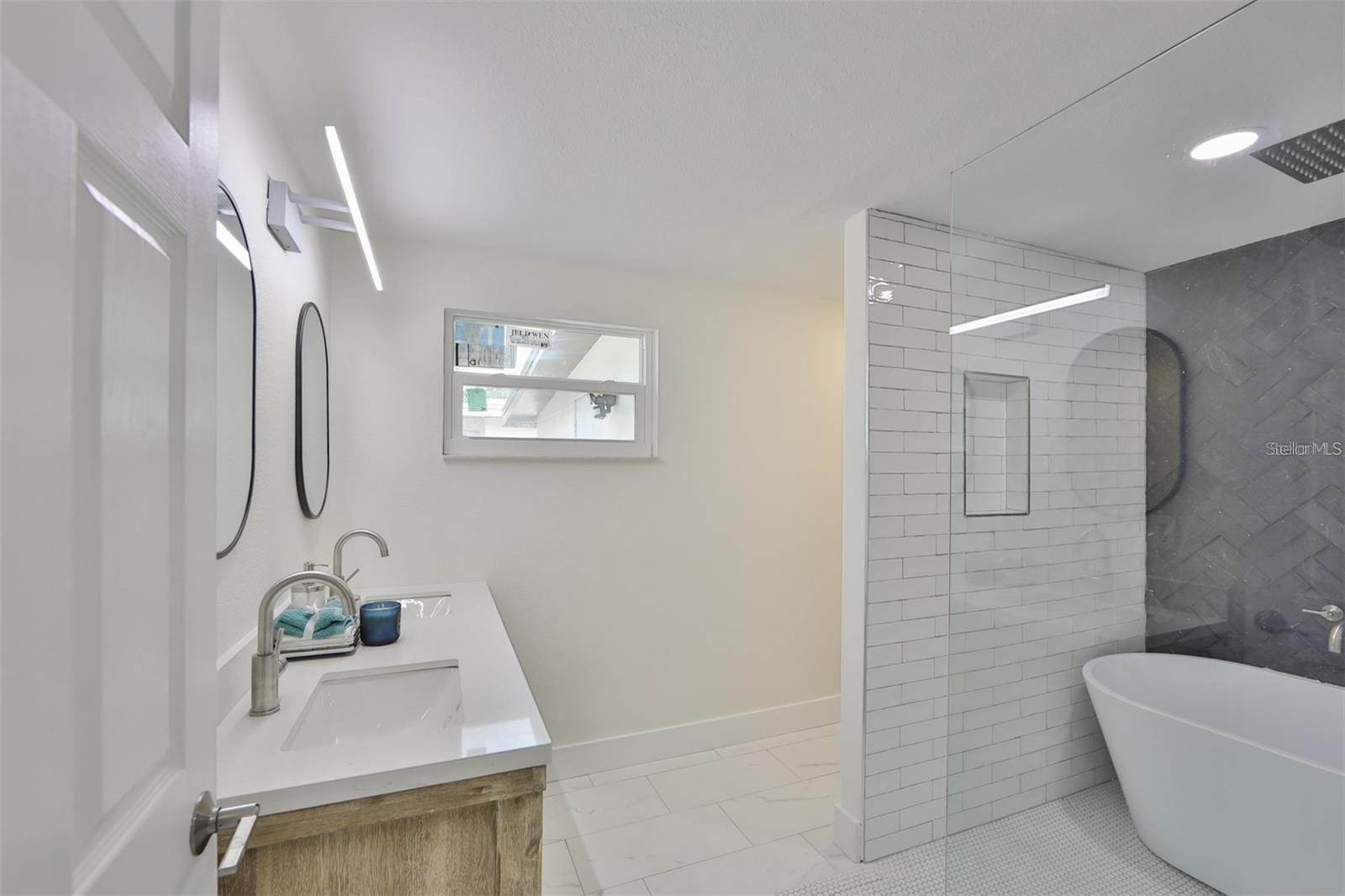 SHADOW LAWN - Residential