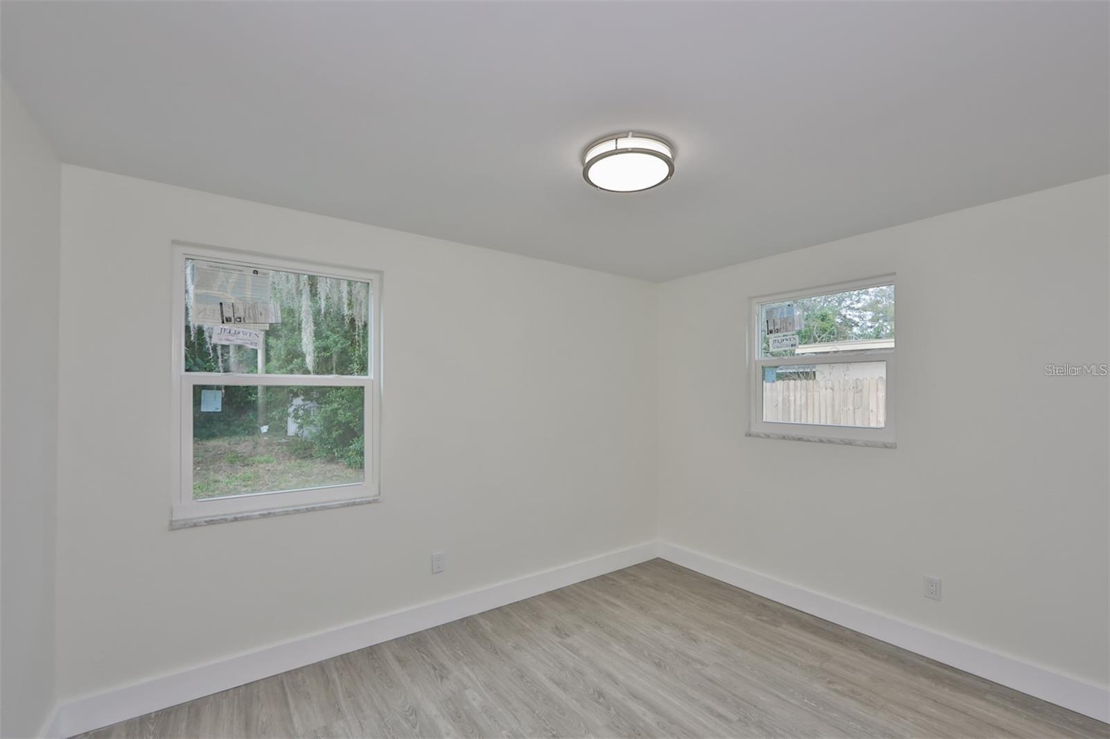 SHADOW LAWN - Residential