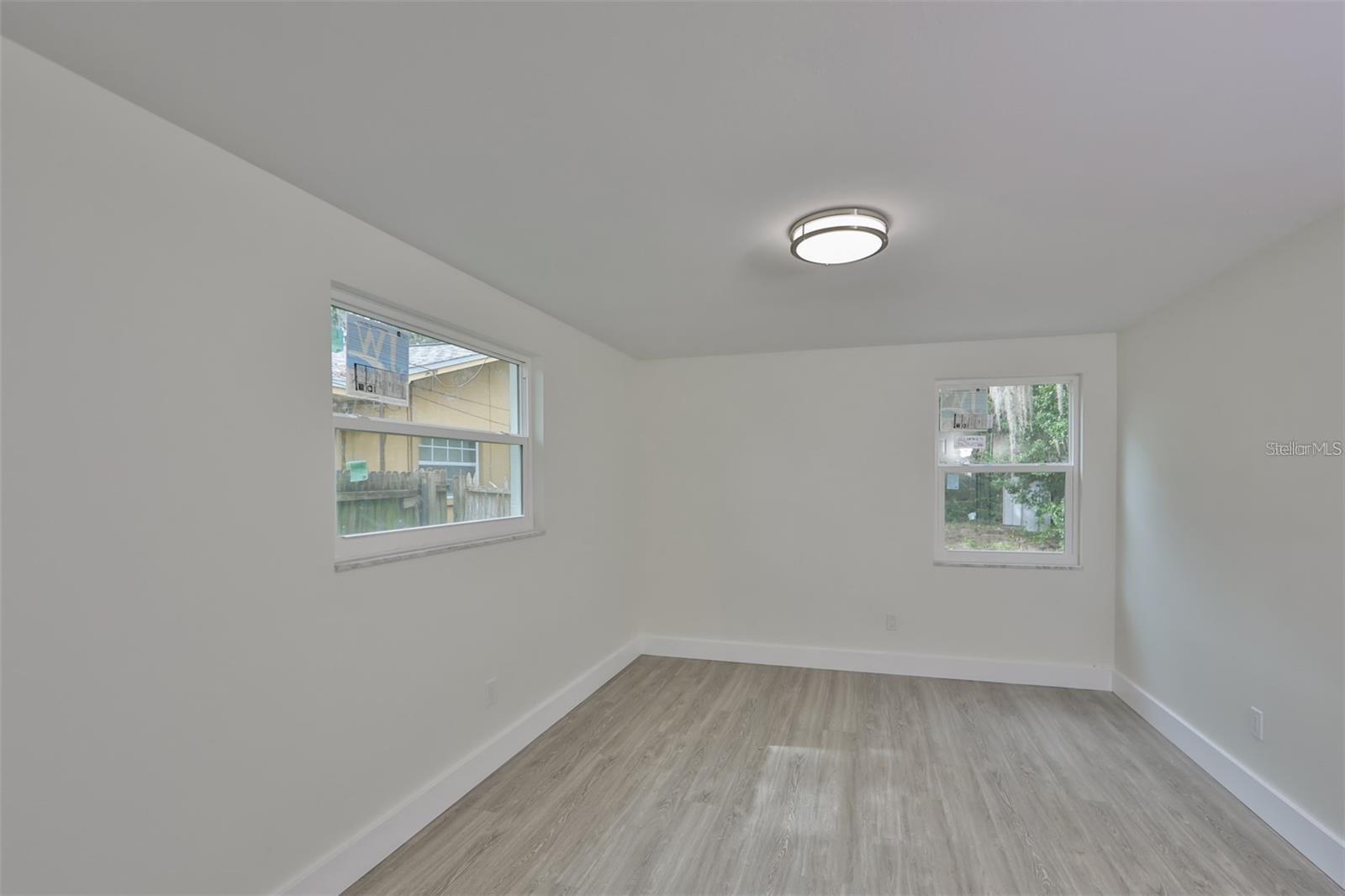 SHADOW LAWN - Residential