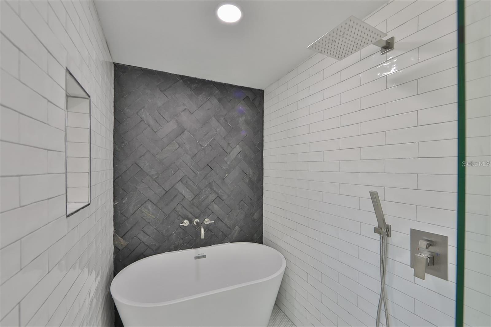 SHADOW LAWN - Residential