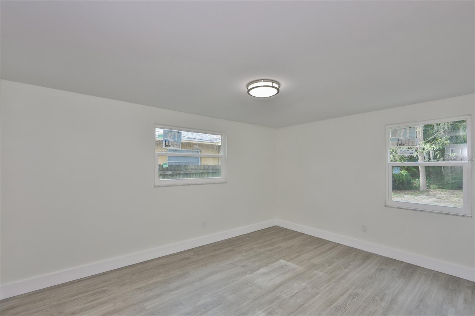 SHADOW LAWN - Residential