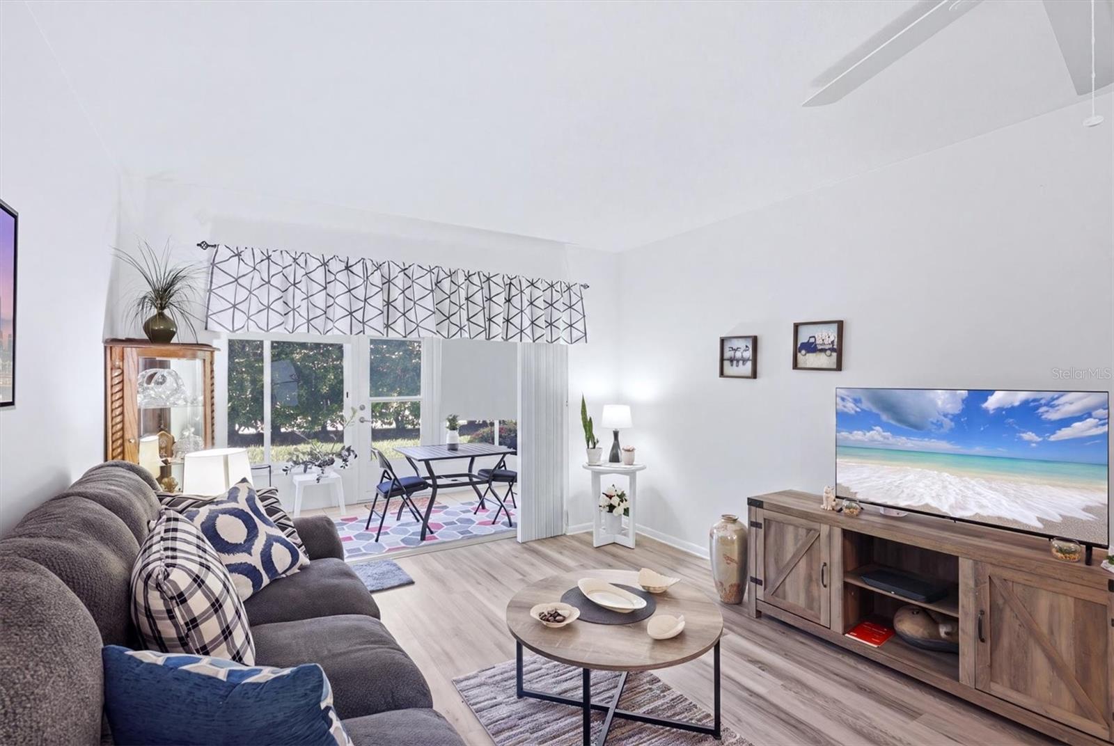 3950 ROXANE BOULEVARD 4A