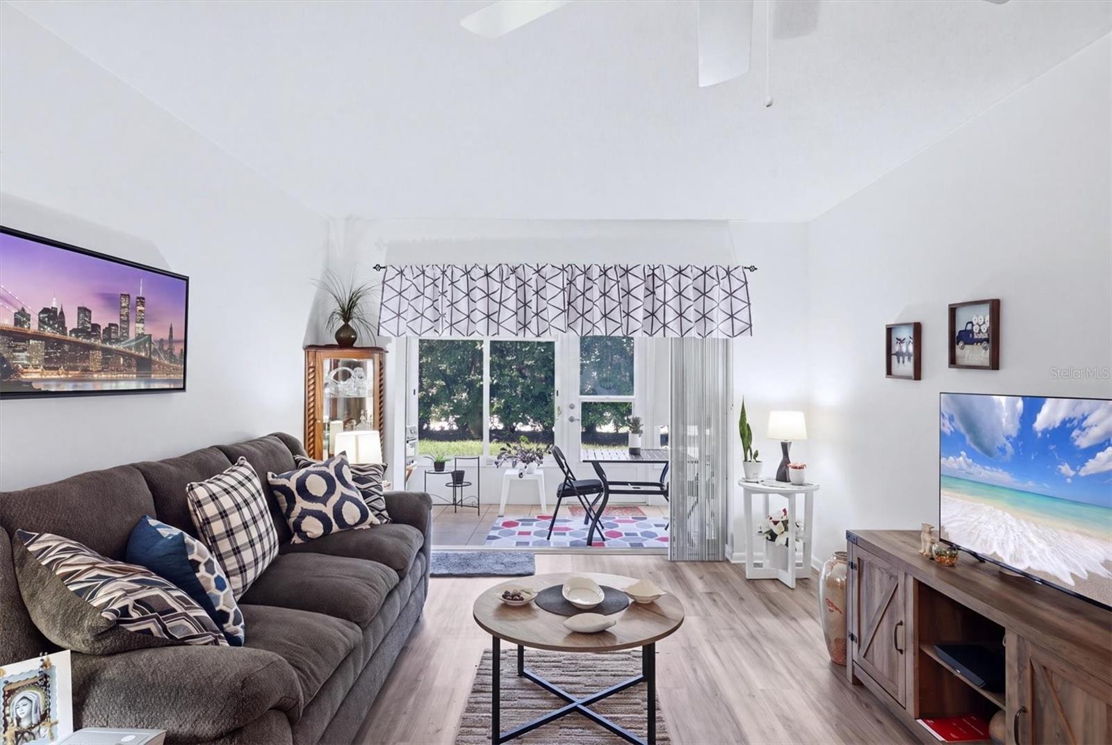 3950 ROXANE BOULEVARD 4A