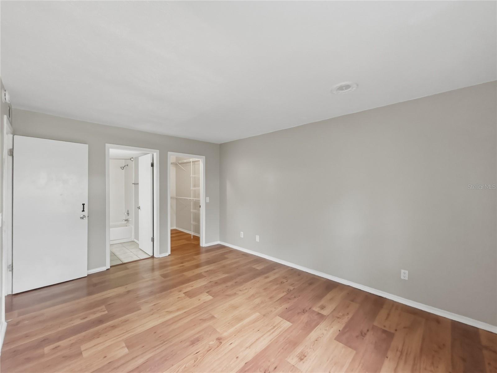 1FK | THE OAKS UNIT VIII A CONDOMINIUM - Residential