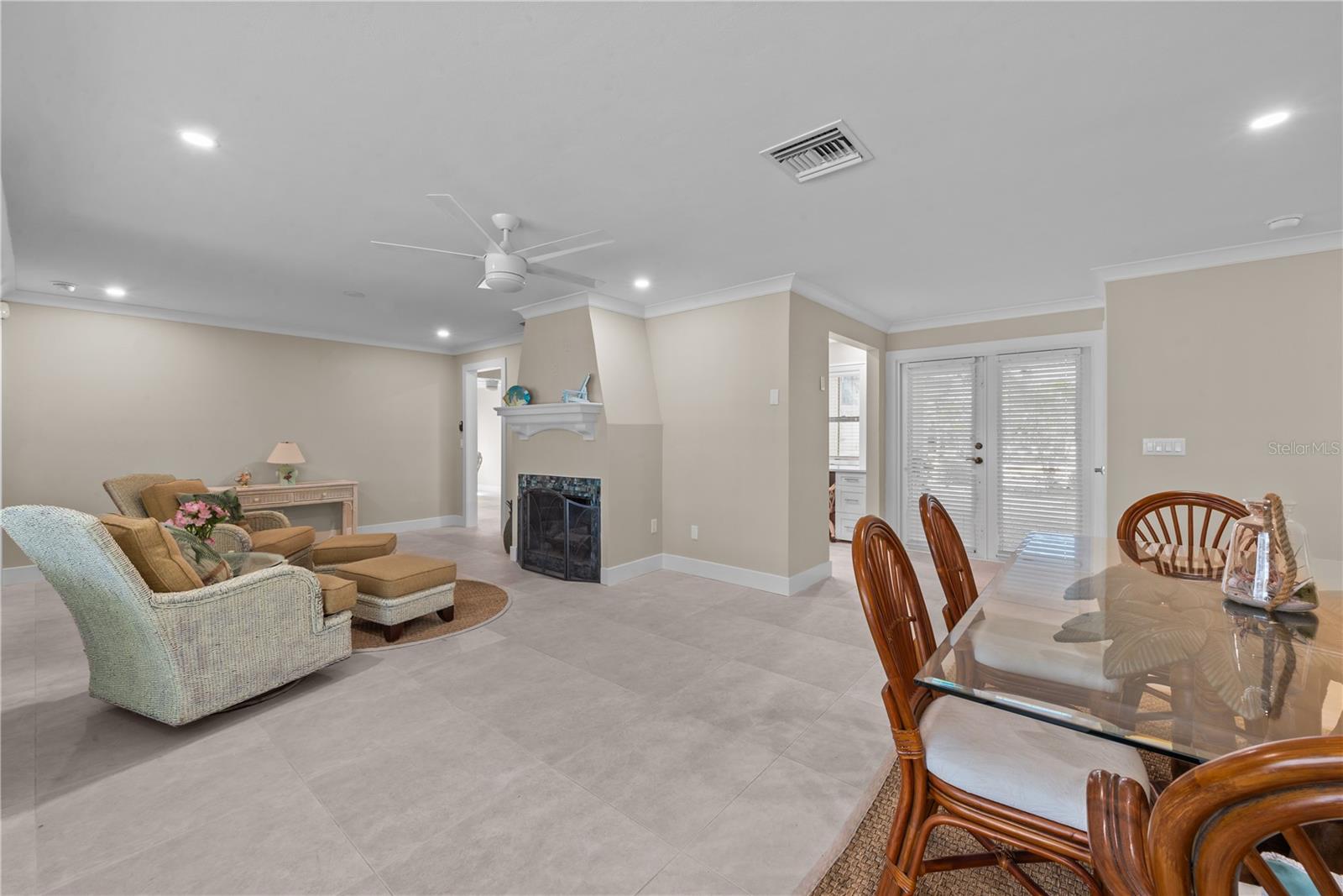 LAGUNA SHORES - Residential