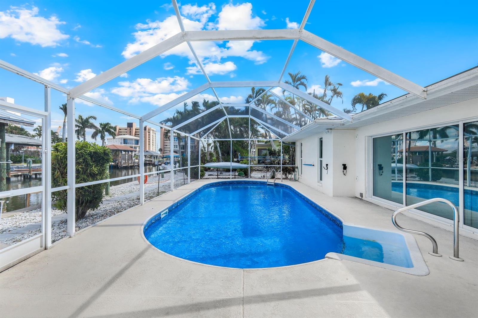 LAGUNA SHORES - Residential