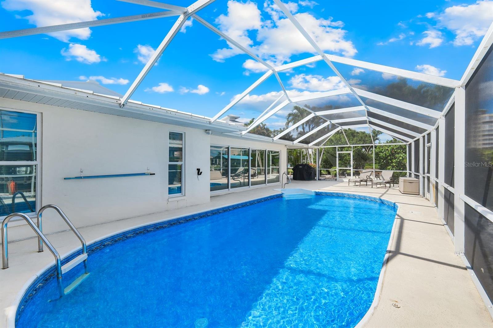 LAGUNA SHORES - Residential