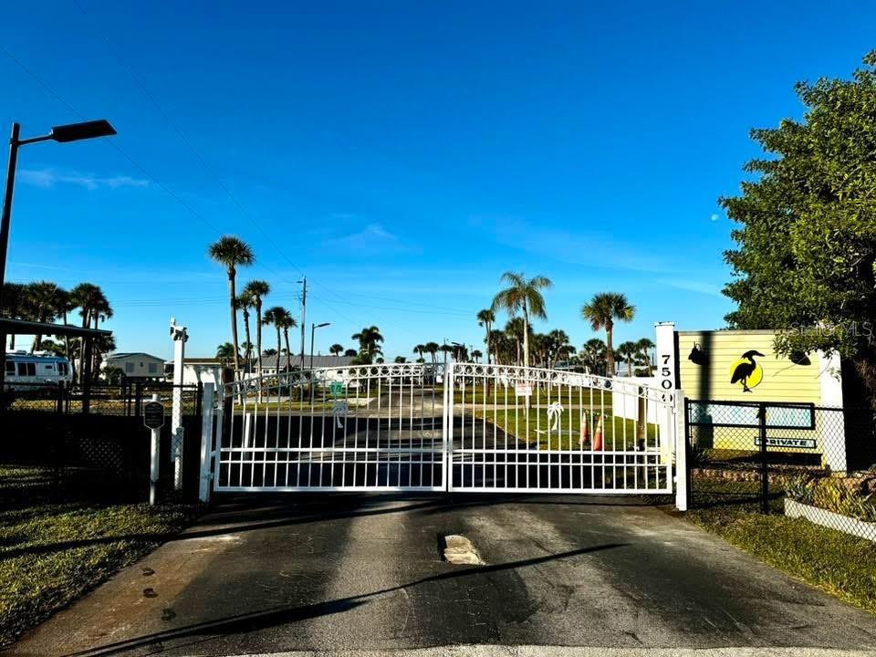 PARK POINTE MOB HME VLGE - Land