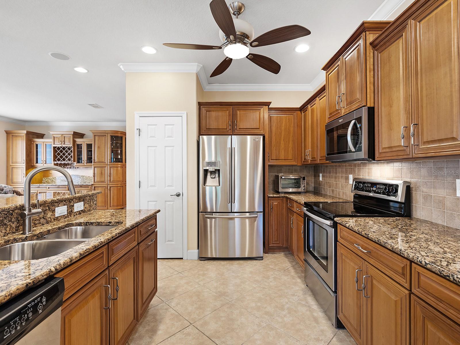 VENETIAN FALLS PH 2 - Residential