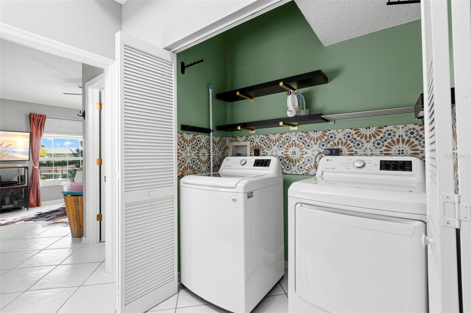 DOLPHIN WATCH TOWNHOMES HOA - Residential