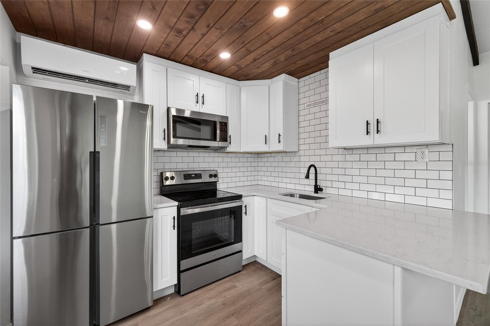 ZEHRCREST HEIGHTS BLK C, LOT 3 - Residential