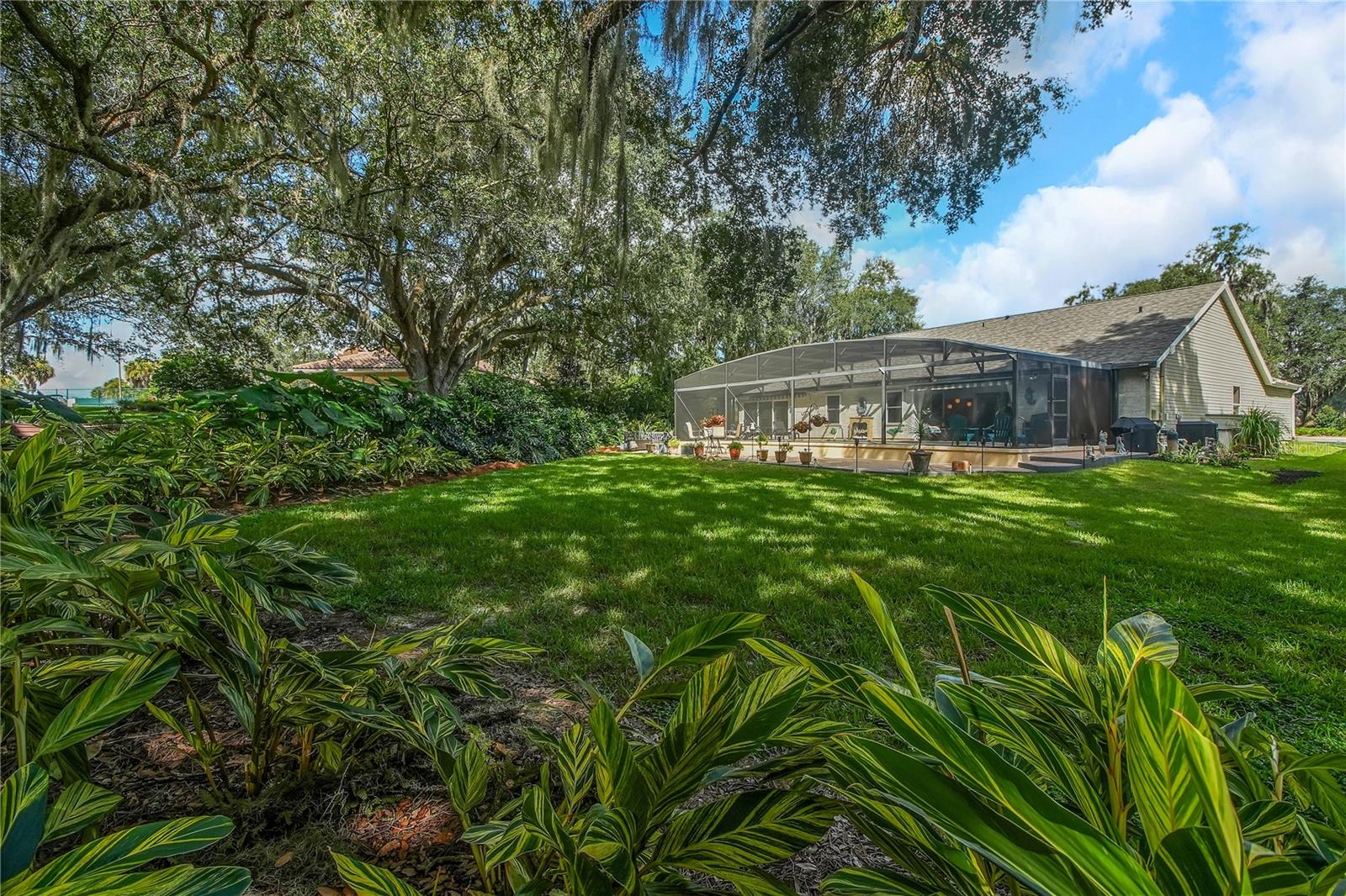 1524 CERVANTES PLACE