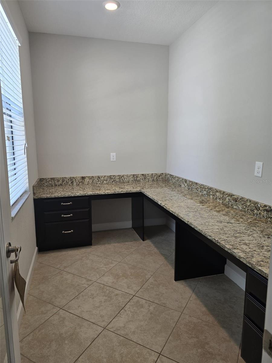 CONCORD STN PH 5 UNS A1 & A2 - Residential Lease