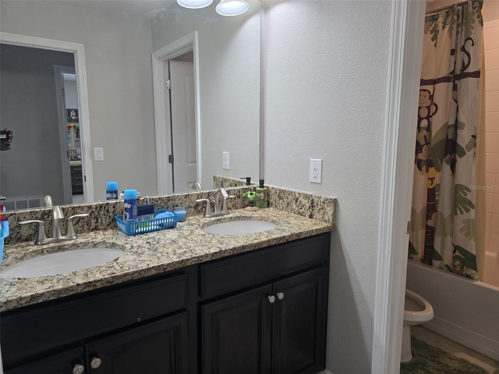 CONCORD STN PH 5 UNS A1 & A2 - Residential Lease