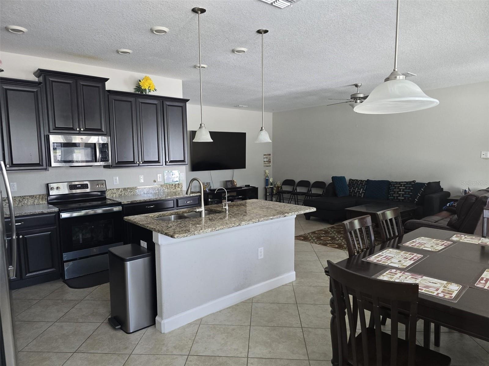 CONCORD STN PH 5 UNS A1 & A2 - Residential Lease