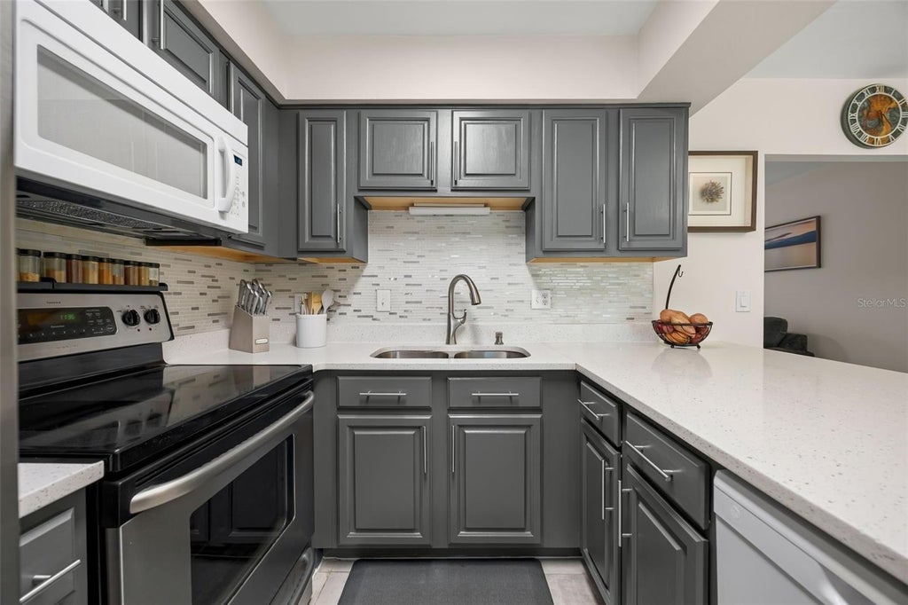 Photo of 1352 Casa Park Circle, Winter Springs, FL 32708 (MLS # O6449586)