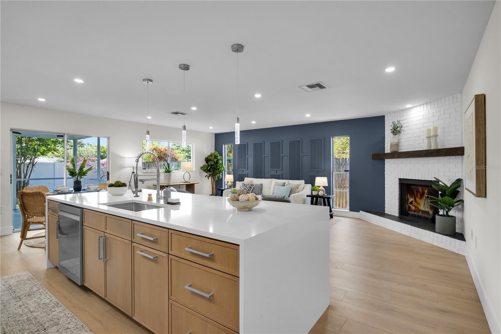 1948 CITRUS HILL LANE