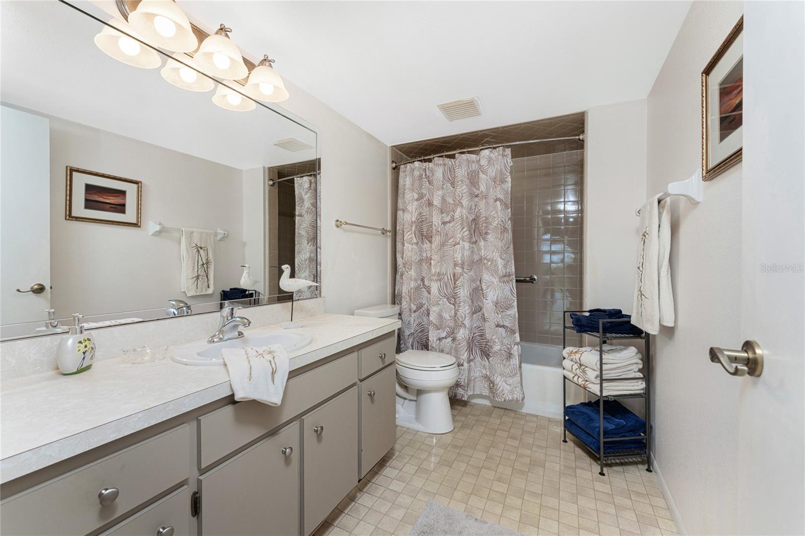 MARINA NORTH SHORE CONDO - Residential