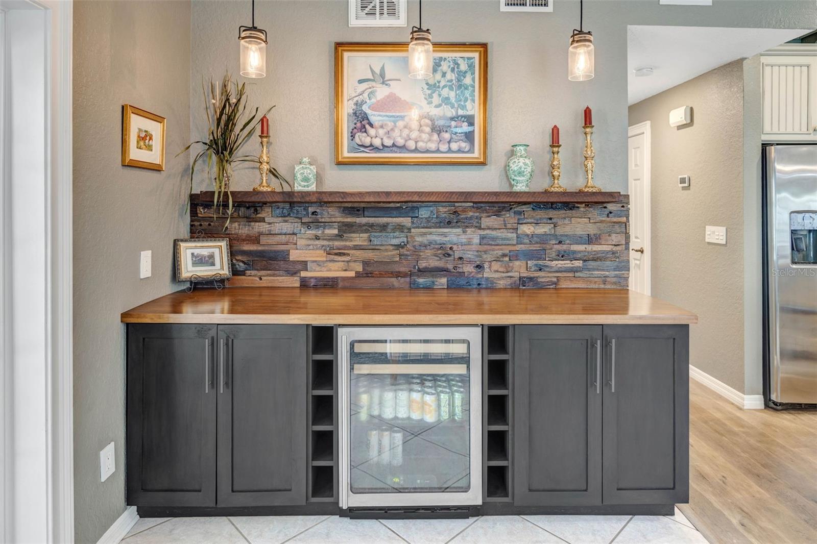 ALLENDALE TERRACE BLKS A-B-1-2-3-4-5-6 - Residential