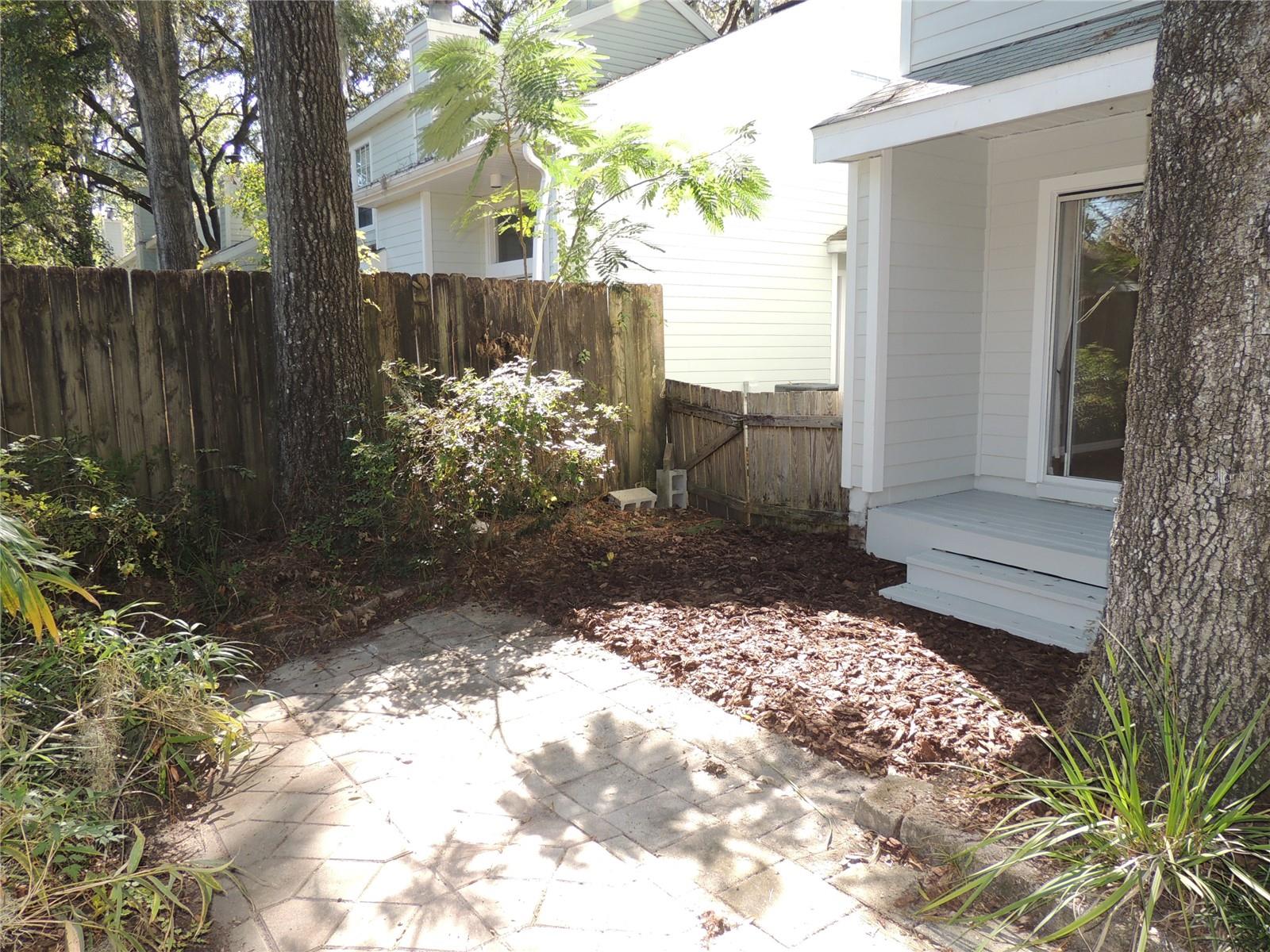 CARRIAGE HOUSE LANE - Residential