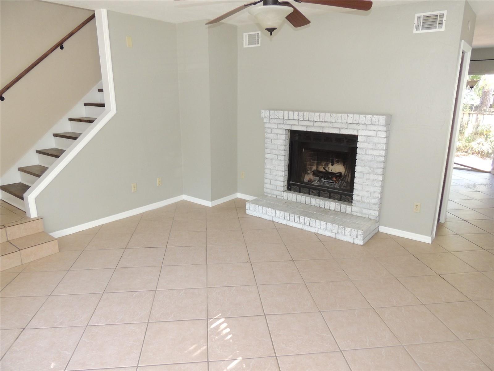 CARRIAGE HOUSE LANE - Residential