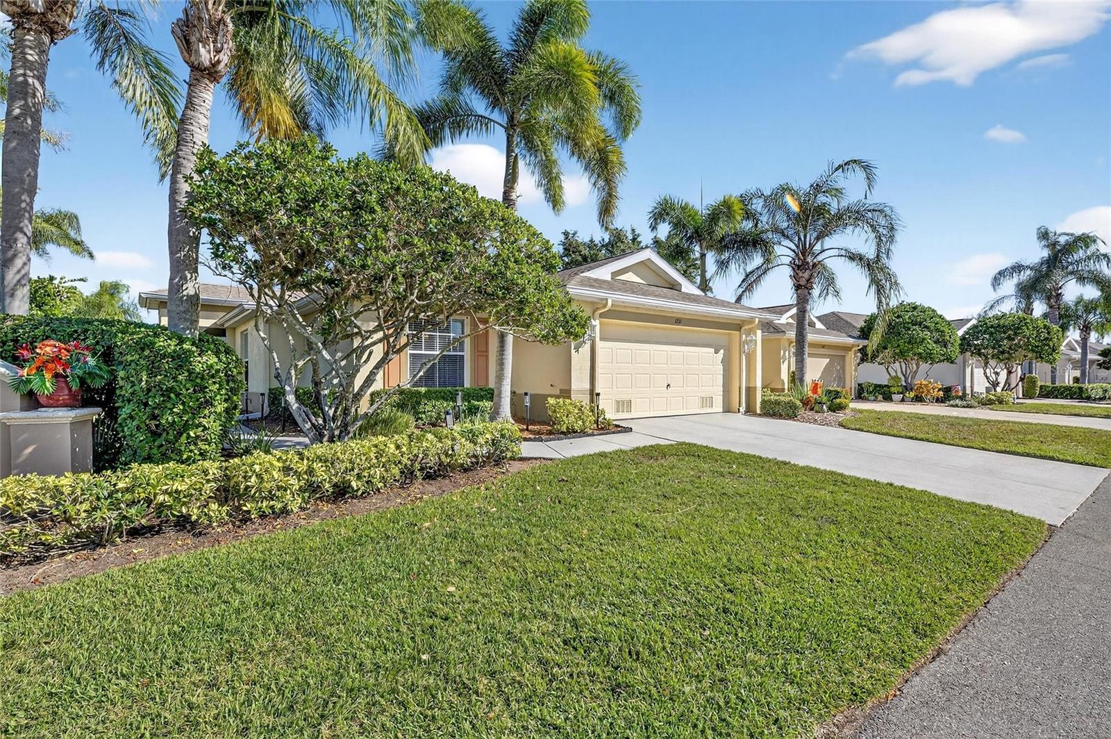 CORINTH CONDO - Residential