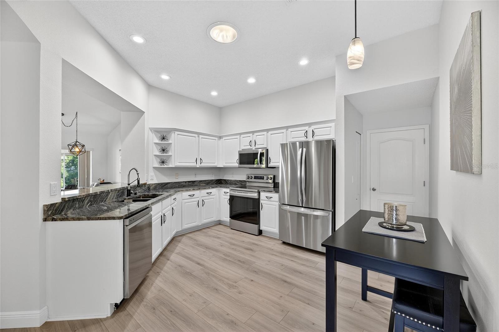 CORINTH CONDO - Residential