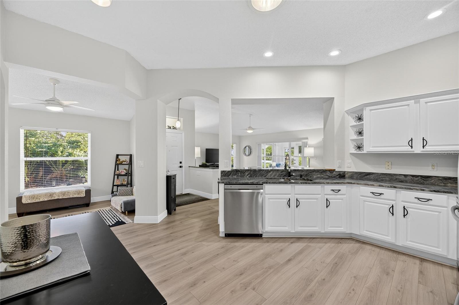 CORINTH CONDO - Residential