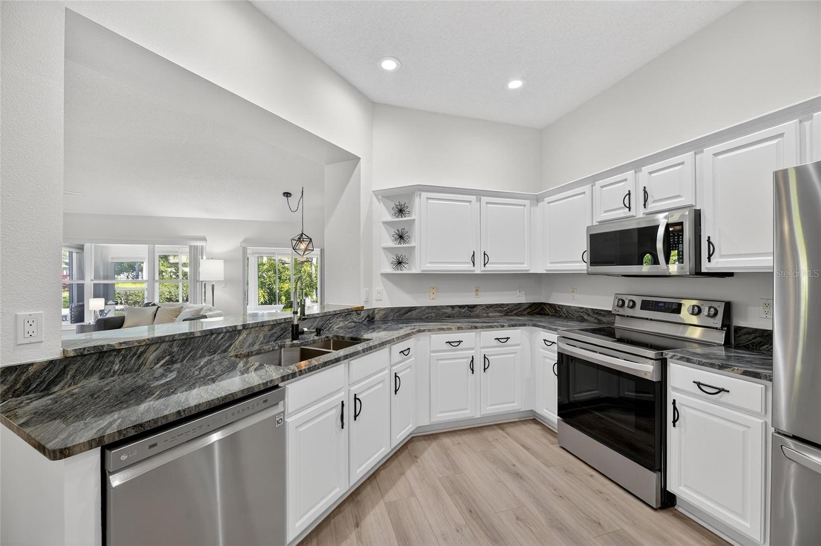 CORINTH CONDO - Residential