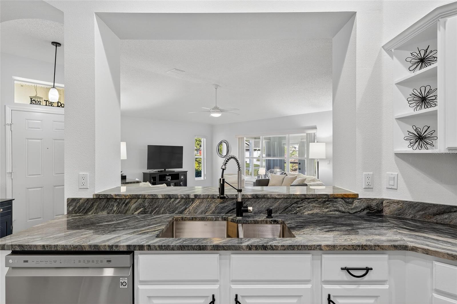 CORINTH CONDO - Residential