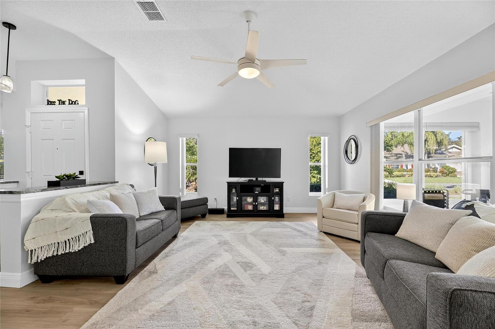 CORINTH CONDO - Residential