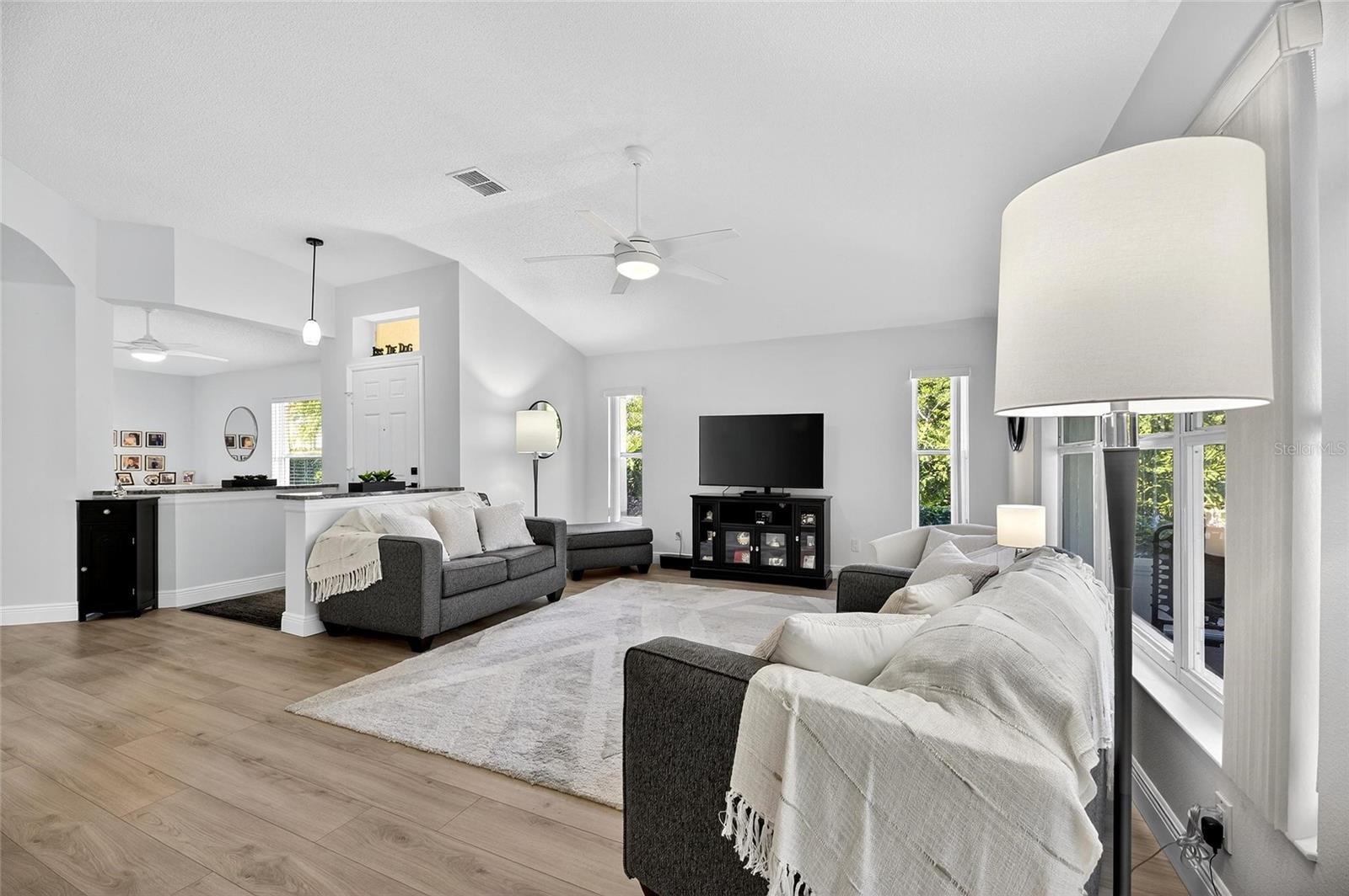 CORINTH CONDO - Residential