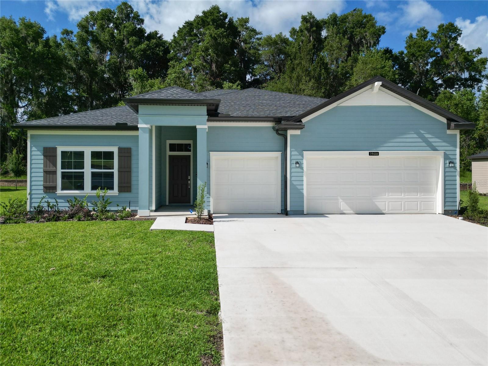 For Lease in Grand Park North – Spacious 4 Bed, 3 Bath Home with 3-Car Garage!
Welcome to this brand new 4-bedroom, 3-bathroom home available for lease in the desirable Grand Park North community! This spacious residence features an open floor plan with generous living areas, a modern kitchen, and a split-bedroom layout for added privacy. The home includes a full-size washer and dryer, and the 3-car garage provides plenty of room for vehicles, storage, or hobbies. Enjoy peaceful surroundings just minutes from Rainbow Springs State Park and all the natural beauty Dunnellon has to offer. Lawn maintenance included.
Schedule your private showing today—homes in Grand Park North don’t stay available for long!