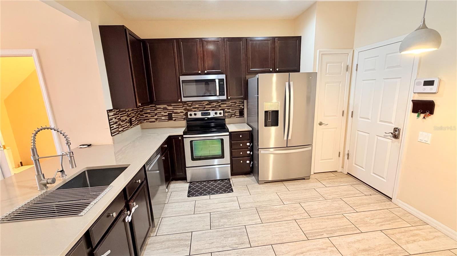 PALMBROOKE TWNHMS - Residential Lease