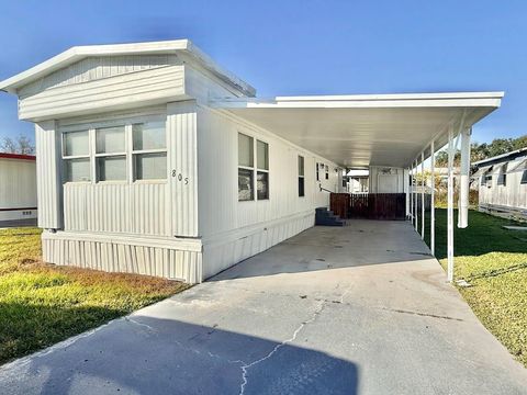 805 E LIVE OAK STREET WILDWOOD FL 34785