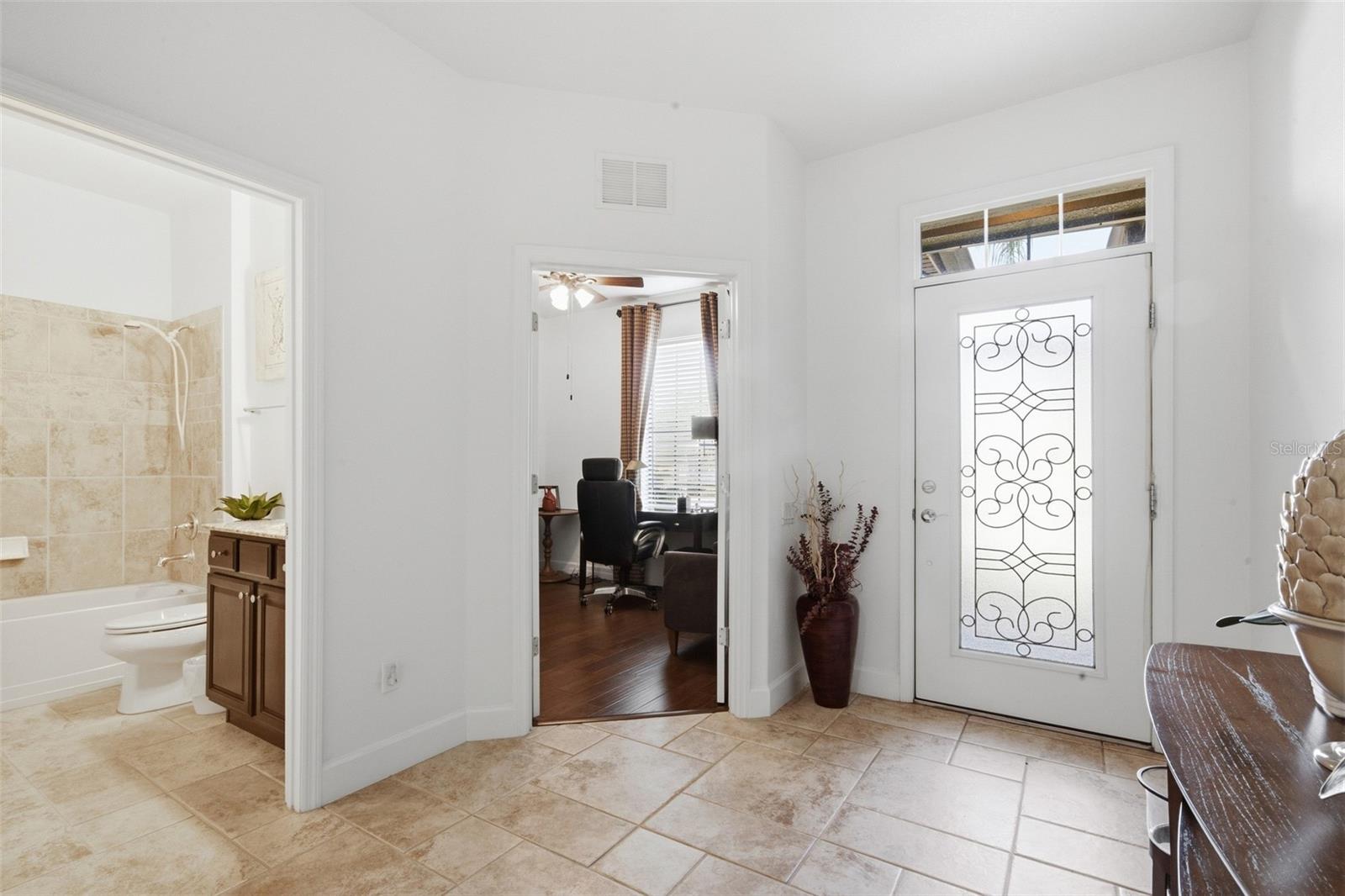 125 LA CRESTA COURT