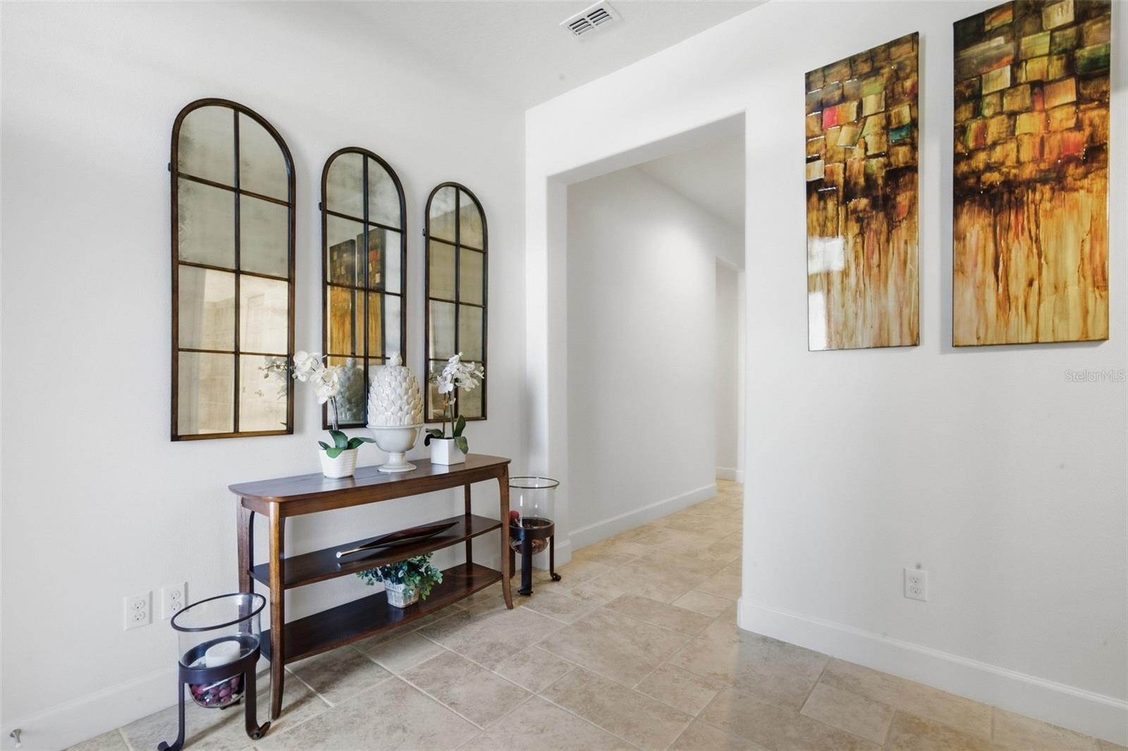 125 LA CRESTA COURT