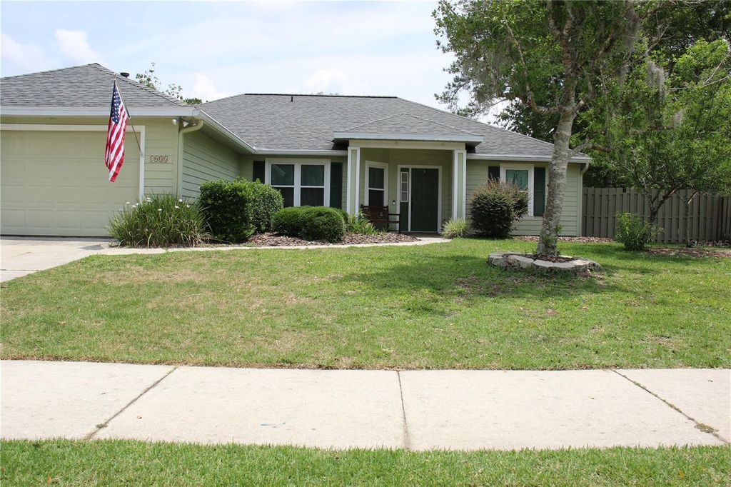 Photo of 1035 NW 89th Drive, Gainesville, FL 32606 (MLS # GC531674)