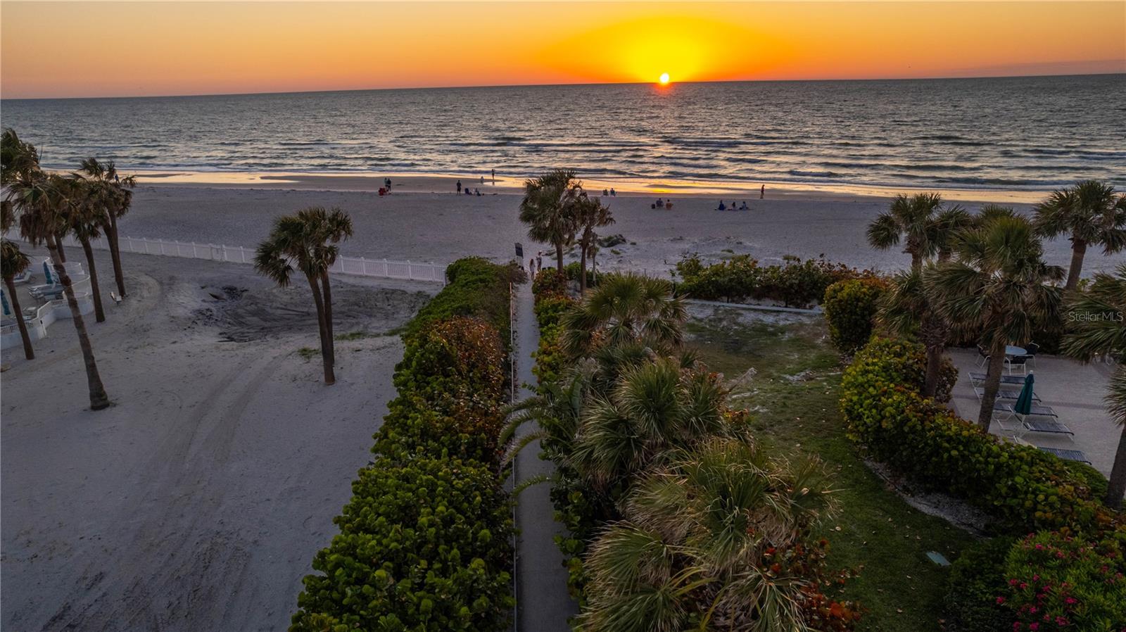 1581 GULF BOULEVARD 301N